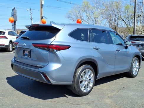Used 2023 Toyota Highlander Limited AWD/4WD image 6