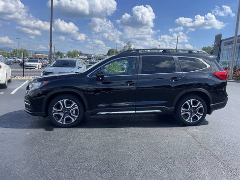 Certified 2022 Subaru Ascent Limited w/ Technology Package AWD/4WD image 3