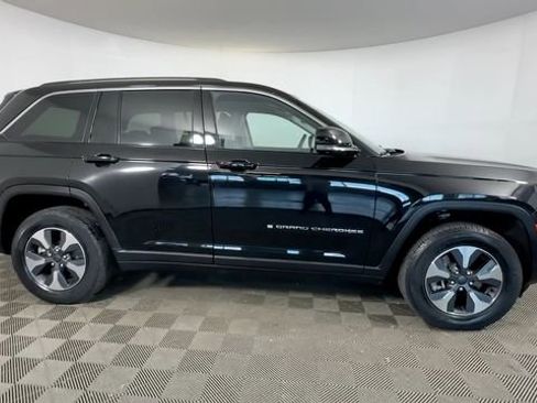 Used 2023 Jeep Grand Cherokee 4WD 4xe w/ Luxury Tech Group II image 3