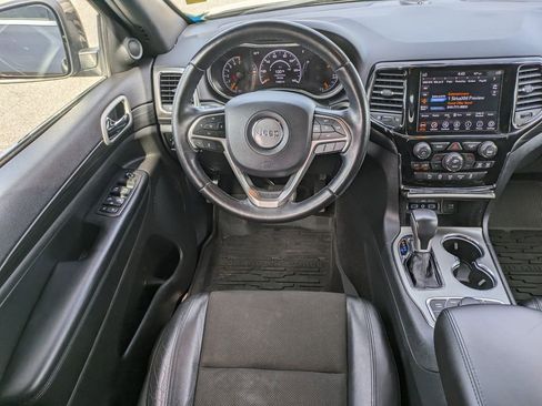 Used 2020 Jeep Grand Cherokee Laredo w/ Quick Order Package 2BN North AWD/4WD image 16