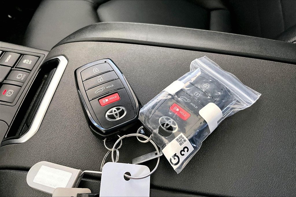 Certified 2026 Toyota Highlander XLE AWD/4WD image 36