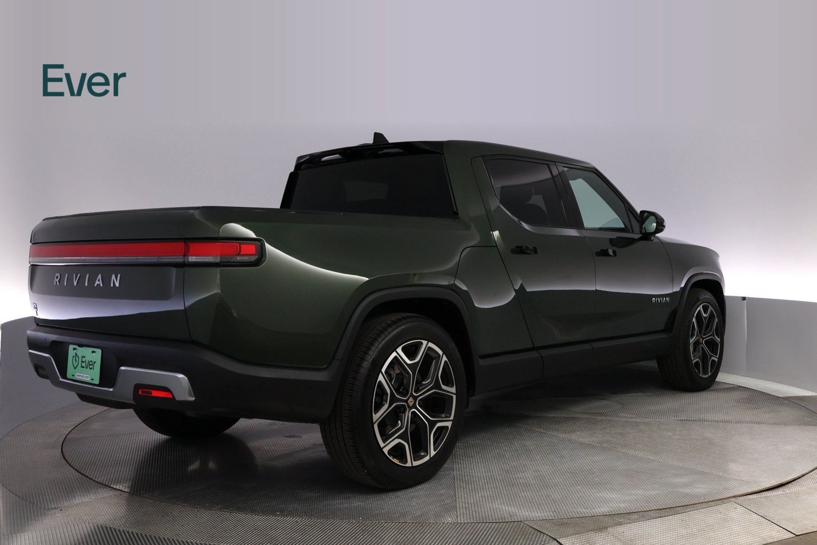 Used 2025 Rivian R1T Adventure Dual AWD/4WD image 3