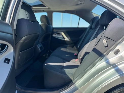 Used 2011 Toyota Camry SE w/ SE Extra-Value Pkg #1 FWD image 14