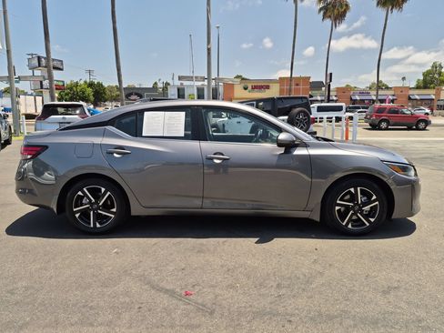 Used 2024 Nissan Sentra SV FWD image 5