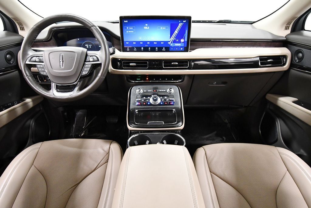 Used 2022 Lincoln Nautilus Reserve w/ Equipment Group 201A AWD/4WD image 3