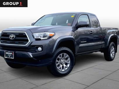 Used 2016 Toyota Tacoma SR5 w/ SR5 Appearance Package (SN)