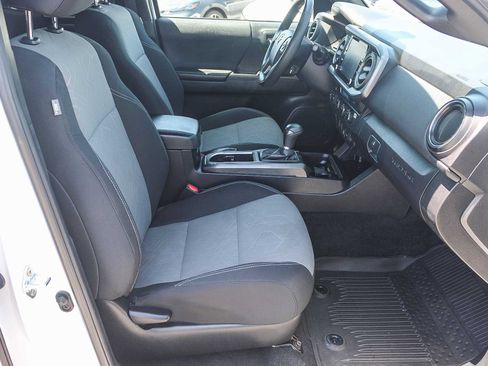 Certified 2023 Toyota Tacoma TRD Off-Road image 17