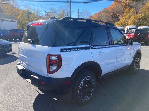 New 2025 Ford Bronco Sport Outer Banks w/ Outer Banks Tech Package+ image 4