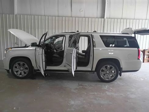 Used 2016 GMC Yukon XL Denali w/ Open Road Package AWD/4WD image 11