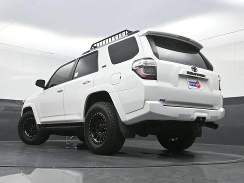 Used 2022 Toyota 4Runner SR5 Premium w/ Moonroof Package RWD image 27