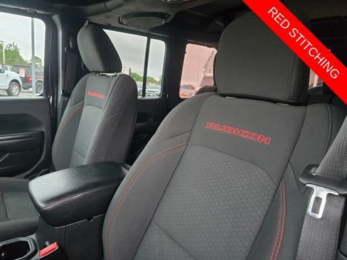 Used 2022 Jeep Wrangler Unlimited Rubicon AWD/4WD image 6