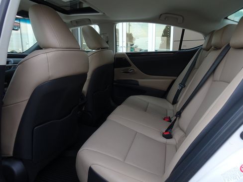 Used 2019 Lexus ES 350 w/ Premium Package FWD image 17