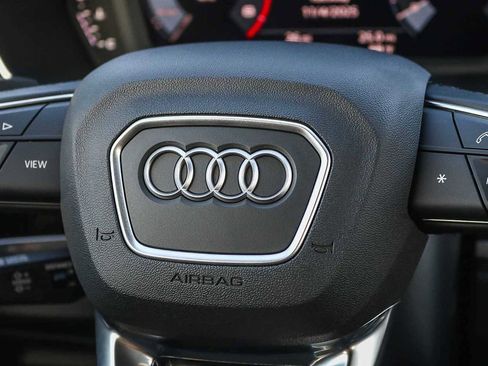 Used 2025 Audi Q3 2.0T Premium image 23