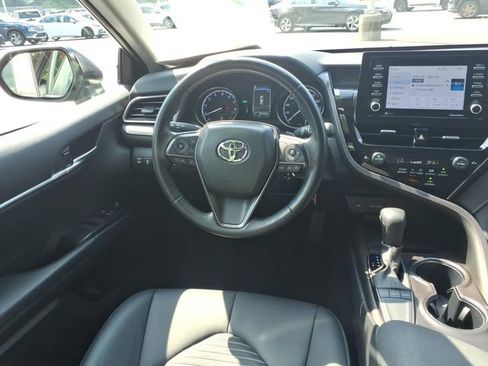 Used 2024 Toyota Camry SE FWD image 11