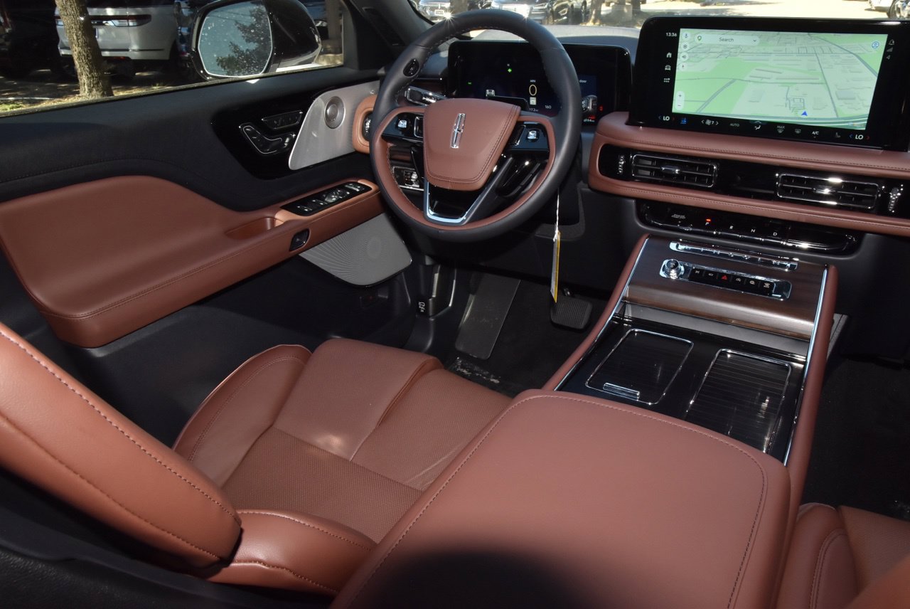 New 2027 Lincoln Aviator Reserve AWD/4WD image 16