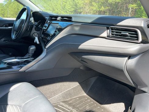 Used 2019 Toyota Camry SE image 23