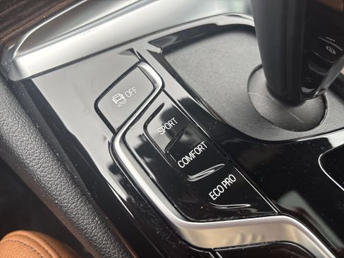 Used 2021 BMW 540i xDrive w/ Premium Package image 25