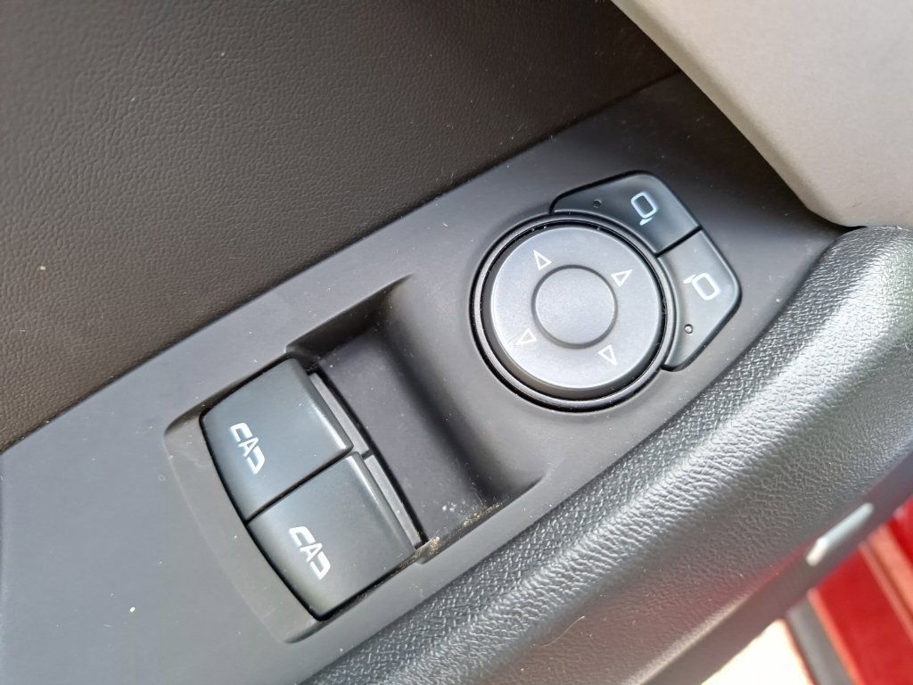 Used 2021 Chevrolet Camaro LT w/ Technology Package RWD image 12