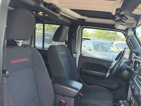 Used 2019 Jeep Wrangler Unlimited Rubicon w/ LED Lighting Group AWD/4WD image 14