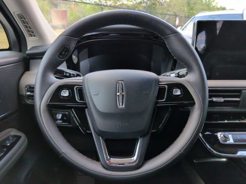 Used 2023 Lincoln Corsair FWD w/ Equipment Group 101A image 19