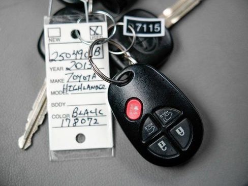 Used 2013 Toyota Highlander SE image 27