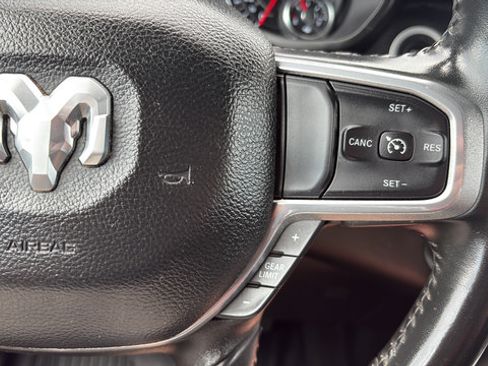Used 2022 RAM 1500 Laramie AWD/4WD image 15
