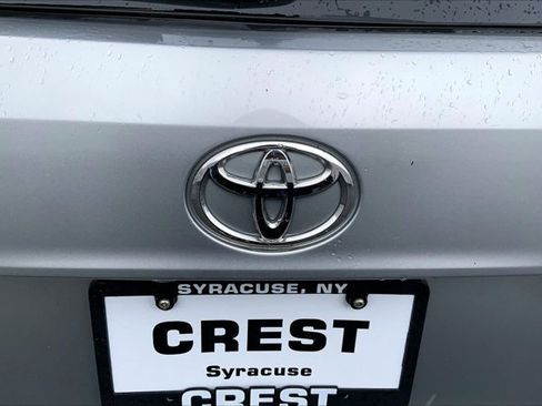 Used 2022 Toyota Highlander LE AWD/4WD image 30