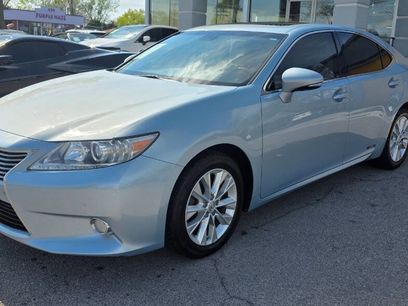 Used 2013 Lexus ES 300h w/ Luxury Pkg