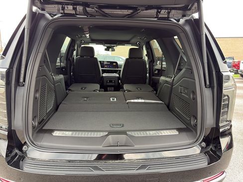 New 2026 Chevrolet Tahoe Premier w/ Sun And Tow Package AWD/4WD image 7
