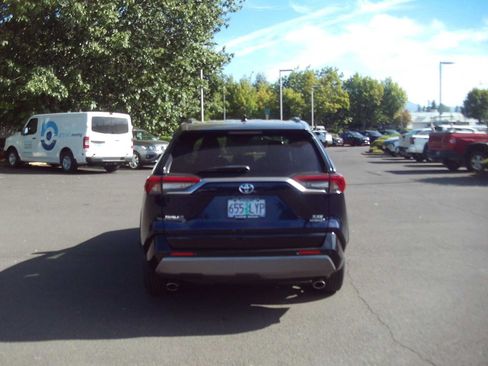 Used 2020 Toyota RAV4 XSE AWD/4WD image 4