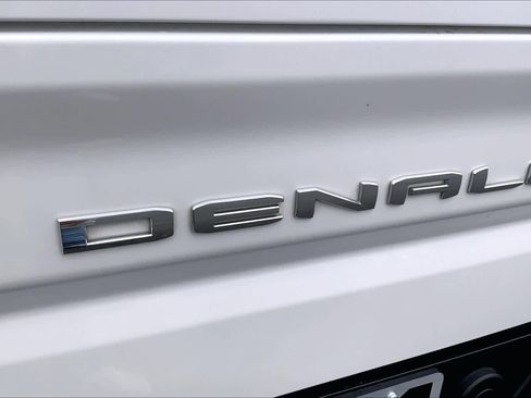 Used 2023 GMC Sierra 1500 Denali w/ Denali Reserve Package AWD/4WD image 10