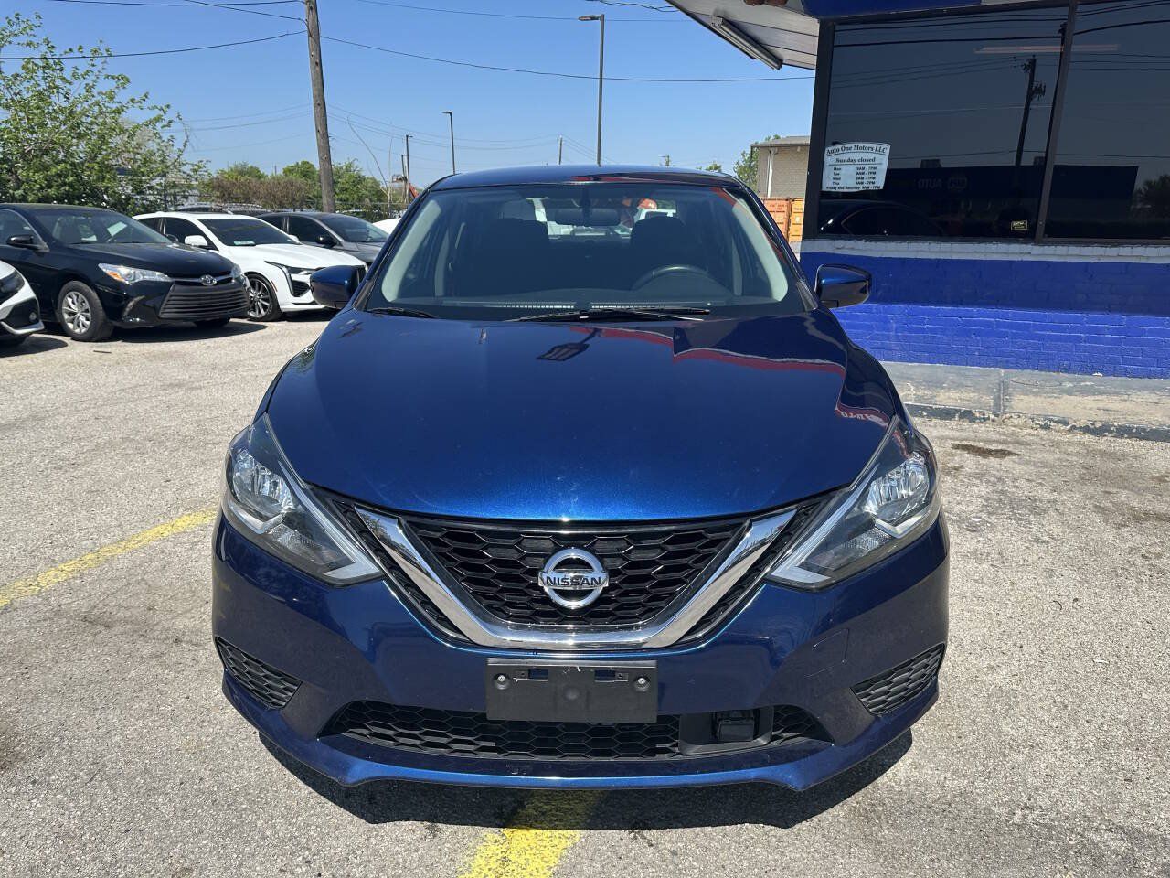 Used 2019 Nissan Sentra SV FWD image 2