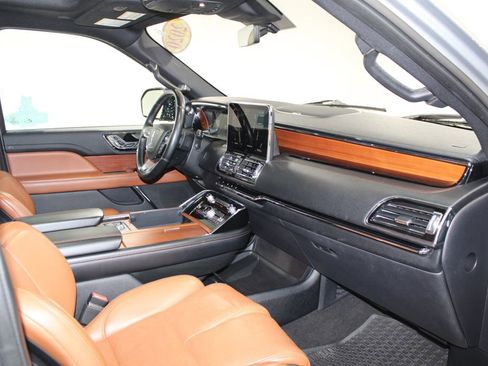 Used 2020 Lincoln Navigator Reserve image 30