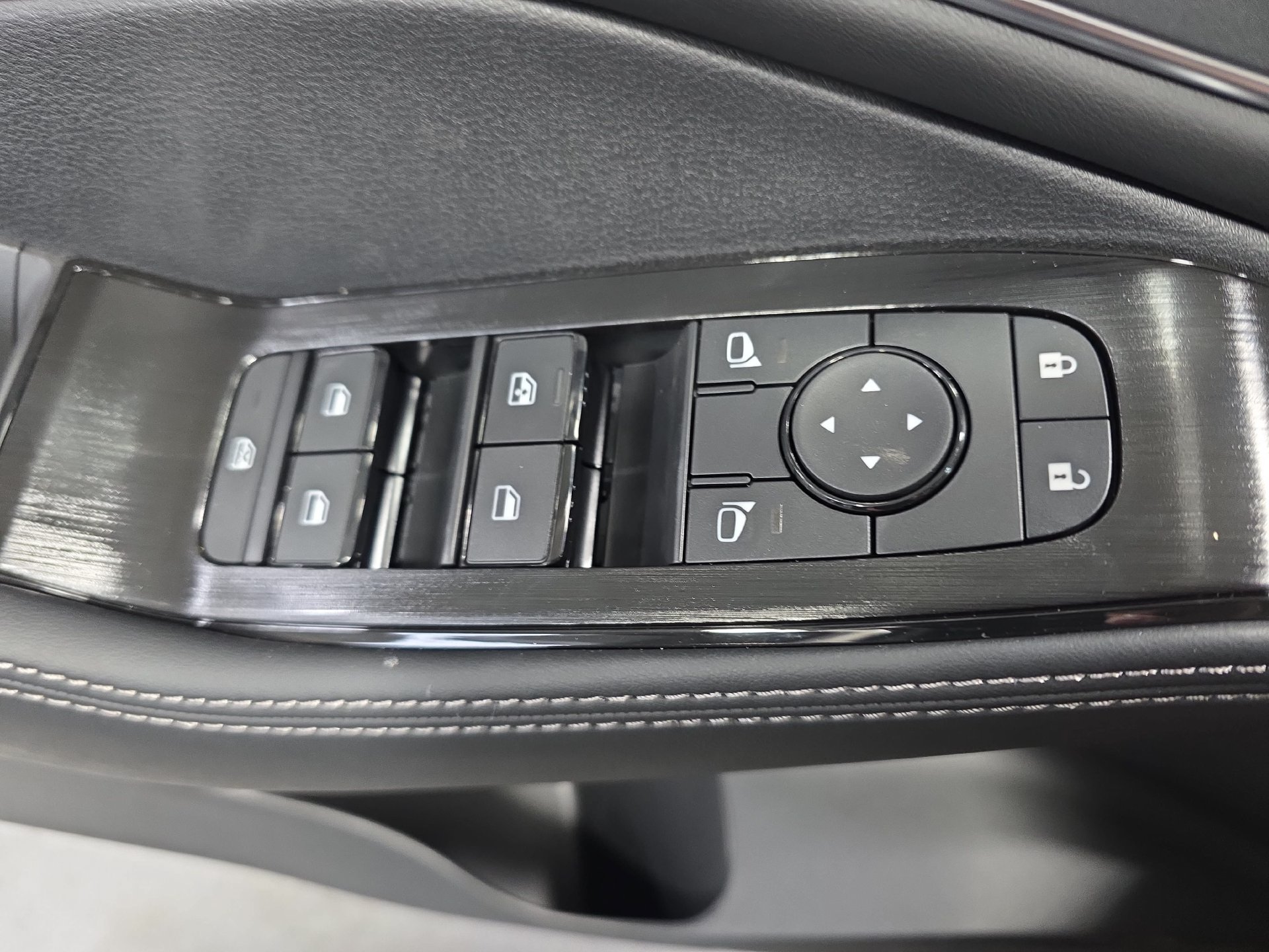 New 2026 Nissan Rogue Platinum AWD/4WD image 27