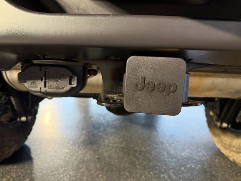 Used 2023 Jeep Wrangler Unlimited Rubicon 4xe AWD/4WD image 13