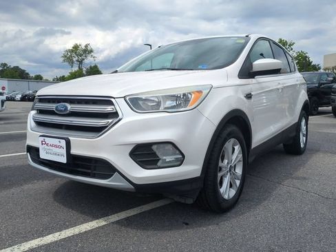 Used 2017 Ford Escape SE FWD image 8