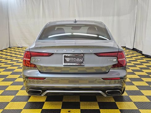 Used 2019 Volvo S60 T5 R-Design image 4