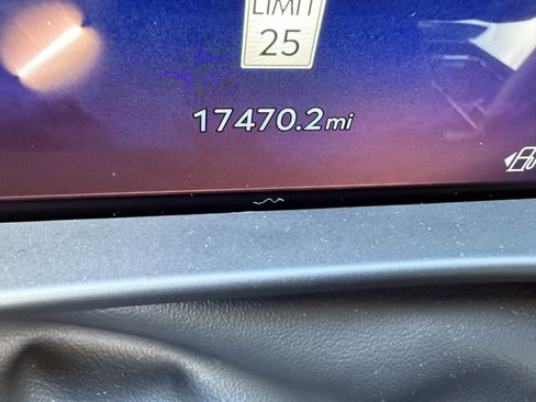 Used 2025 Lincoln Aviator AWD image 9