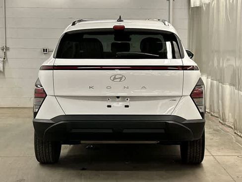 Used 2024 Hyundai Kona SEL w/ Convenience Package image 4