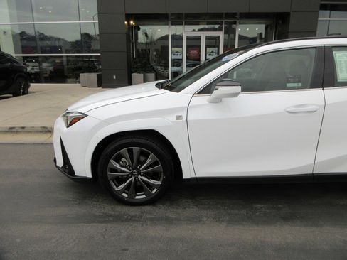 Used 2025 Lexus UX 300h AWD image 2