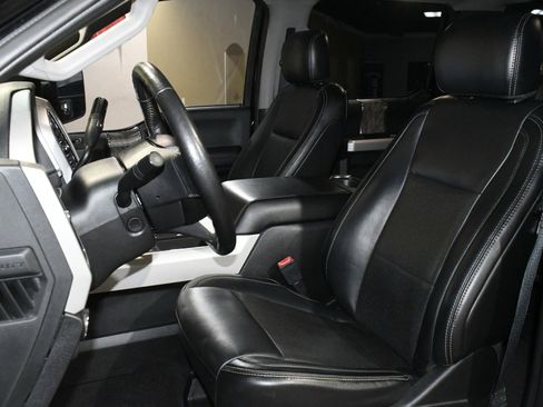 Used 2019 Ford F250 Lariat w/ Lariat Ultimate Package image 7