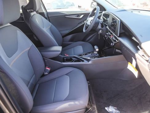 New 2026 Kia Niro LX FWD image 9