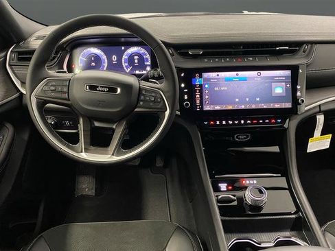 New 2026 Jeep Grand Cherokee Laredo image 5