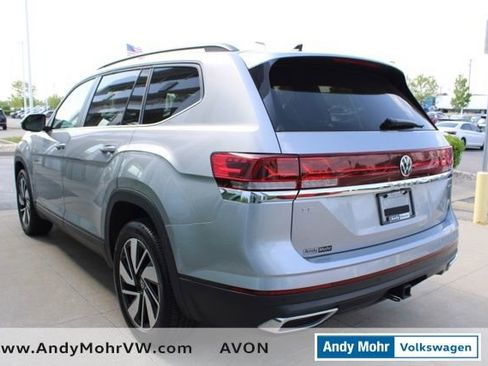 Used 2024 Volkswagen Atlas SE AWD/4WD image 4