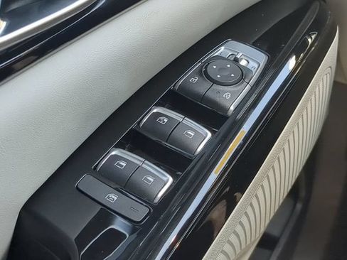 Used 2024 Kia Carnival EX FWD image 29
