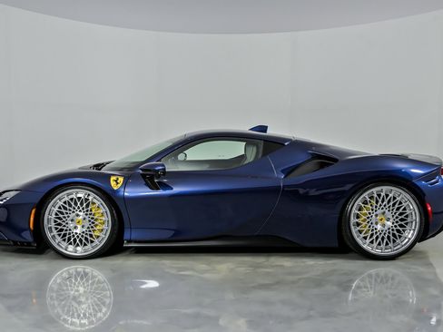 Used 2023 Ferrari SF90 Stradale image 7