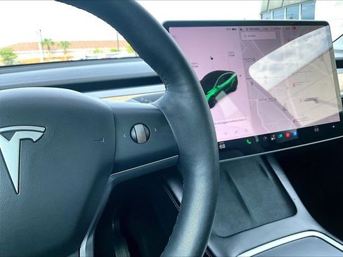 Used 2022 Tesla Model Y Long Range AWD/4WD image 19