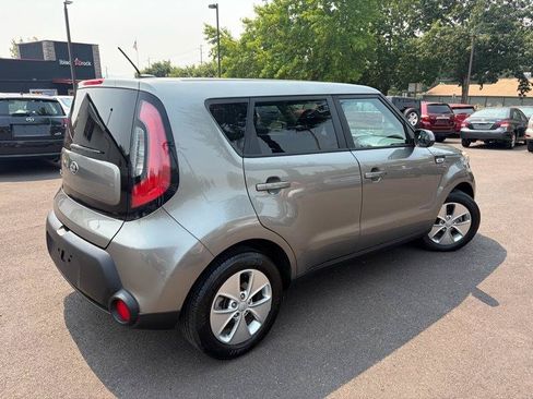 Used 2015 Kia Soul FWD image 4