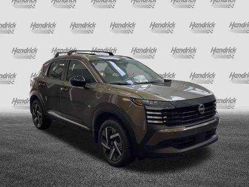Used 2026 Nissan Kicks SV w/ SV Premium Package FWD image 2