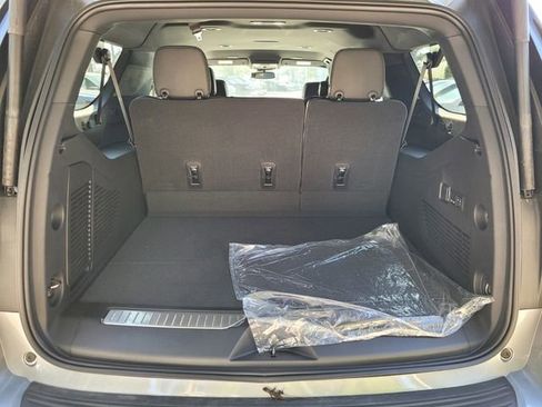 New 2025 Chevrolet Suburban Premier image 21
